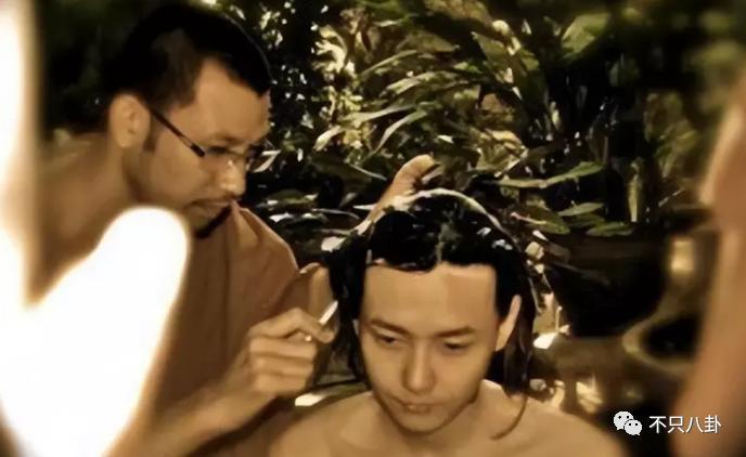 又一男明星与经纪人修成正果？他俩也算分分合合最终回到起点吧