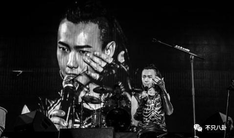 又一男明星与经纪人修成正果？他俩也算分分合合最终回到起点吧
