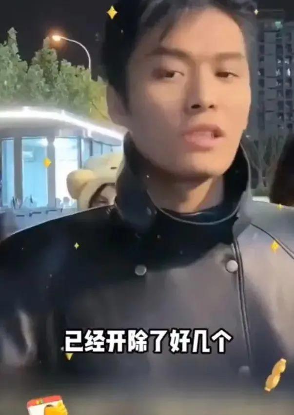 砸3000万开演唱会，门票只送不卖，小杨哥竟然几乎没亏？