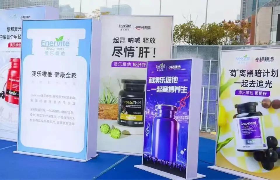 砸3000万开演唱会，门票只送不卖，小杨哥竟然几乎没亏？