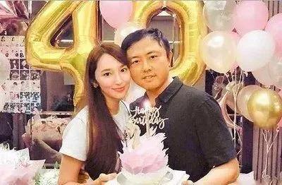 曾是台湾第一芭比，没名没份七年四胎，终留不住这“泼天的富贵”