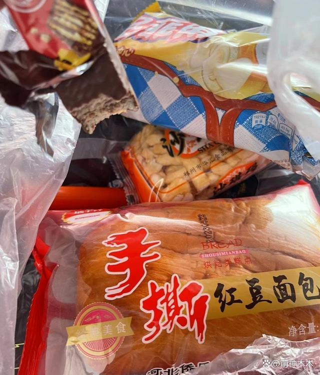 五月天演唱会被曝假唱对口型，粉丝称是惯犯，更多黑幕被扒