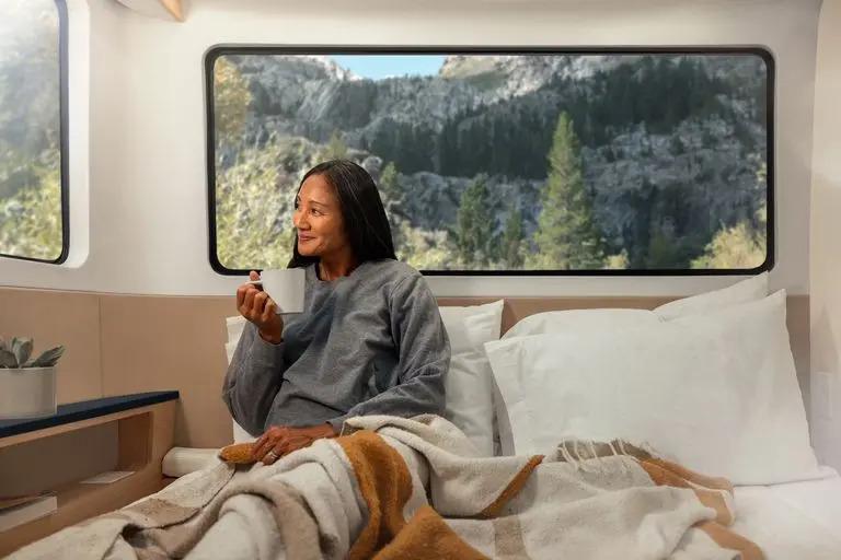 iPhone式智能房车诞生！苹果特斯拉前高管打造，能一键遥控，价格90万