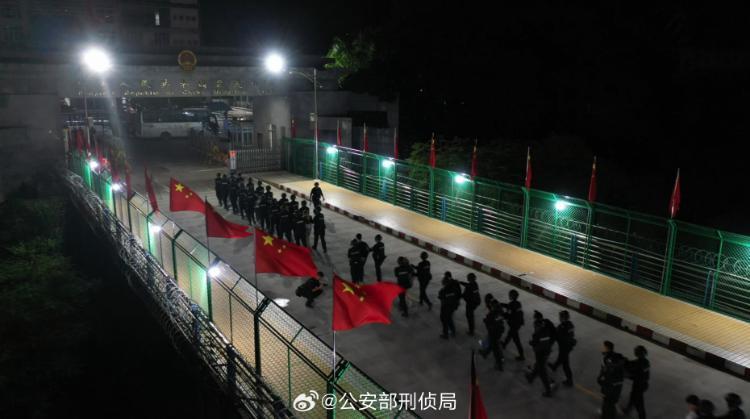 8位明星为缅北头目儿子庆生！高诵“满江红”一幕太丑了