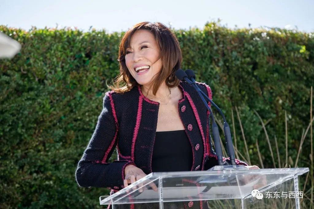梅根想复出找她拜码头，这位华裔女大佬的奋斗经历太牛了
