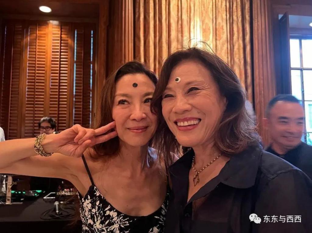 梅根想复出找她拜码头，这位华裔女大佬的奋斗经历太牛了