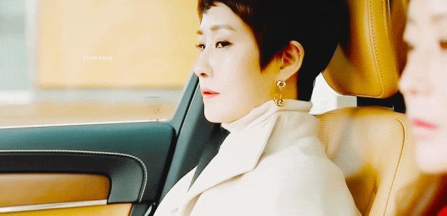 分300亿给美貌儿媳？新晋女首富经历了什么赌王都来吃瓜