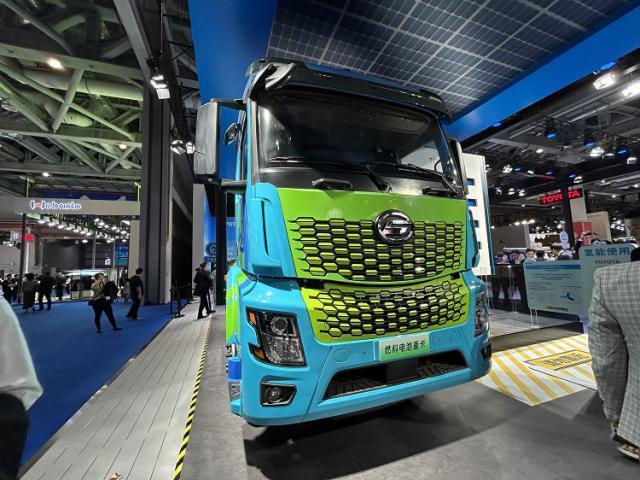 5分钟完成补能 丰田展示氢燃料换瓶补能技术