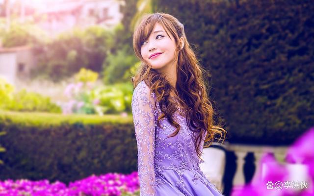 都40多岁了，金莎还与00后玩母子恋，确实比张雨绮要勇敢