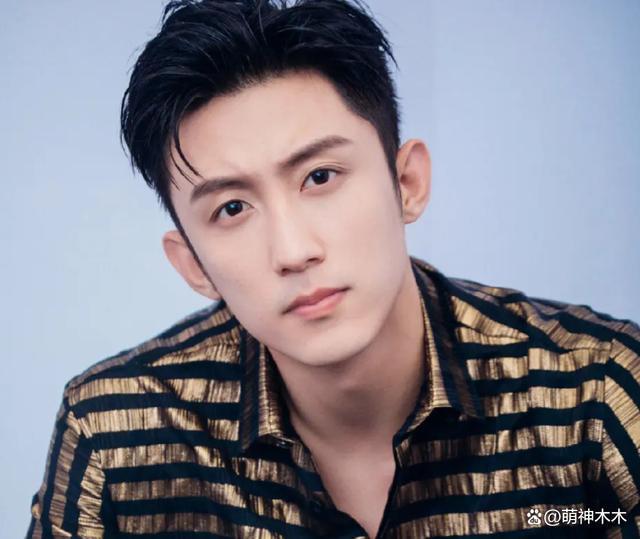 王雨馨否认为钱抹黑前夫，自曝曾给黄景瑜买车买房，前夫假意和好