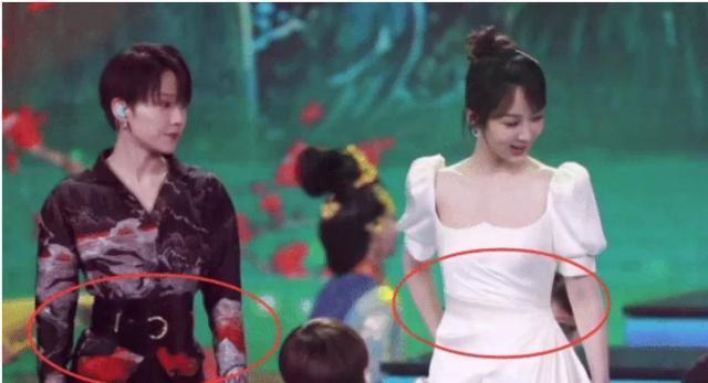 杨紫92斤，刘雨昕96斤，站在同一镜头下，才知巴掌腰有多优越