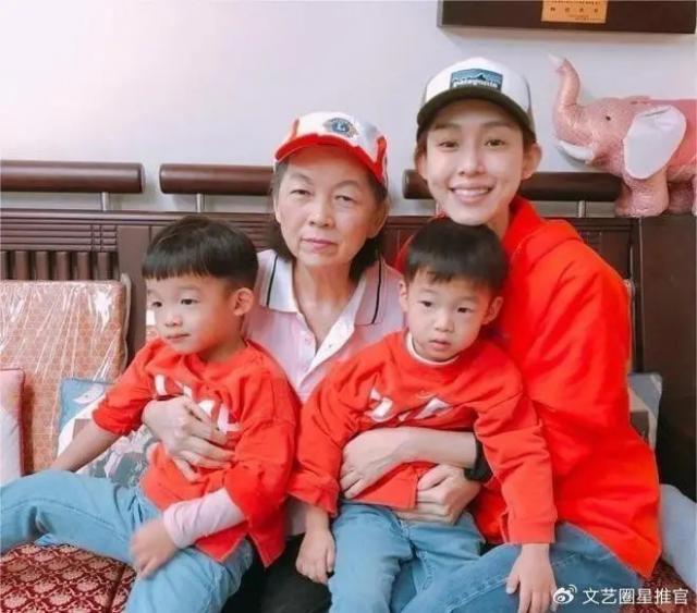 范玮琪晒75岁老母亲暴瘦病容，不忘炫爱马仕毯子