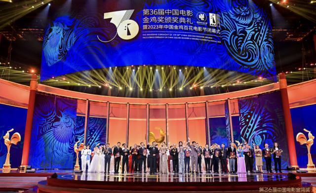 金鸡奖张小斐很稳，周深坐“太空电梯”，71岁刘晓庆像35岁