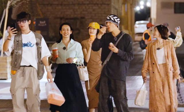 《花少5》再现名场面：王安宇胡先煦争吵，一个内卷立人设，一个精明爱拆台