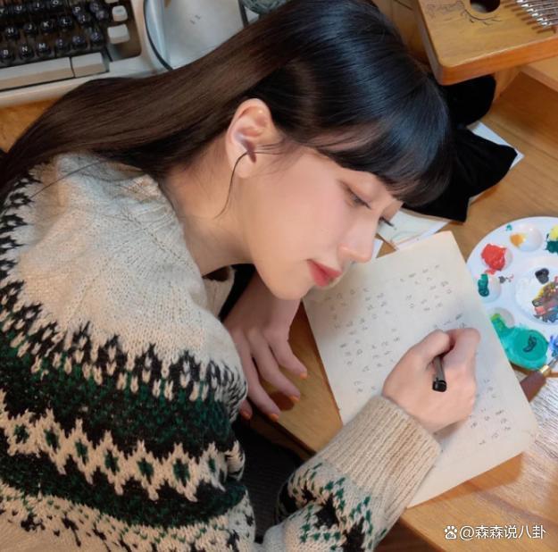 24岁韩国歌手金娜熙突然去世，死因不明，去世当天曾晒自拍