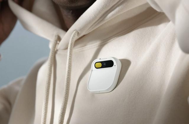 他们想把 ChatGPT，做成下一代 iPhone