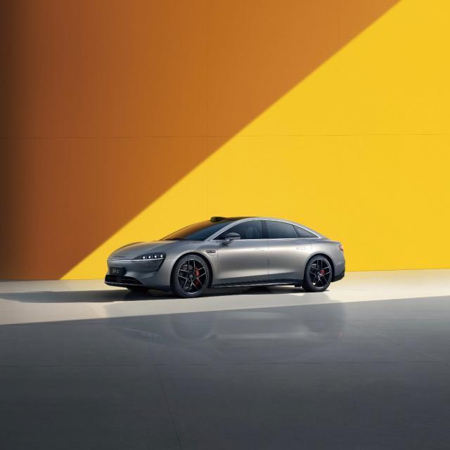 25.8万元！华为智界S7卖疯了，半天订单突破5000台