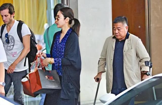 52岁黎姿野心暴露！美容院在港名声已臭，在内地洗白重新捞金