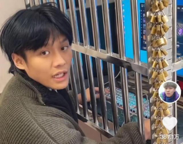 小杨哥踩进辛巴的坑