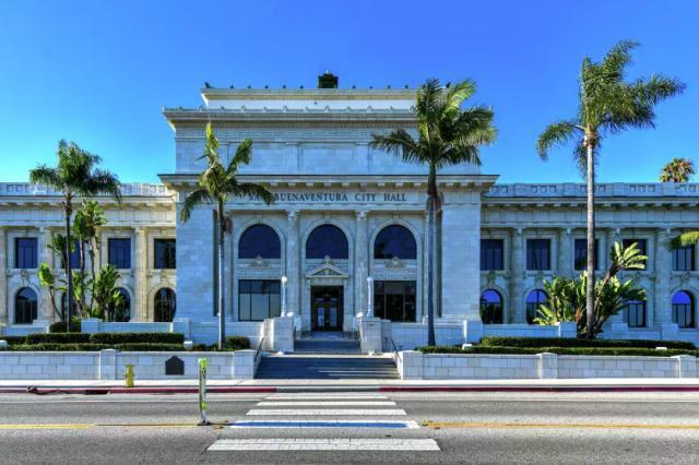 美国加州女子吸食大麻后捅男友100刀致其死亡，检方寻求轻判