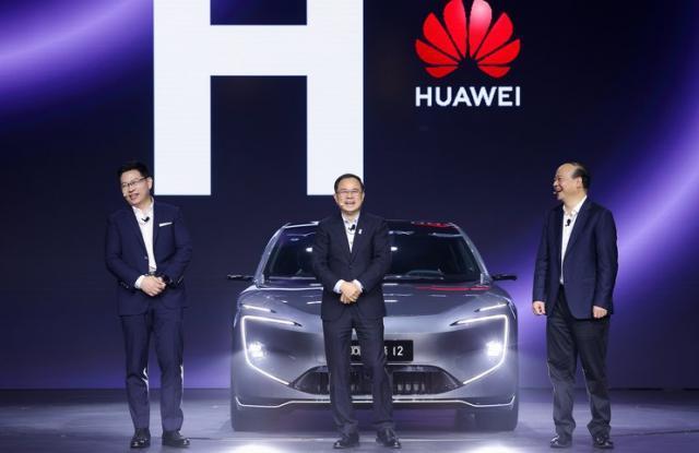 智界 S7 与阿维塔 12，谁才是华为的轿车王炸？