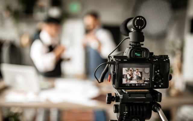 疯狂小杨哥：套子里的流量新王