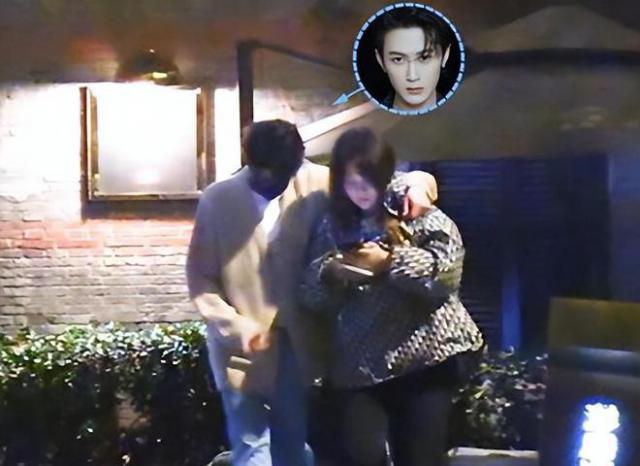 檀健次和经纪人聚餐，酒后搂肩，和异性无边界感引争议