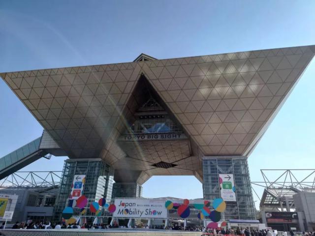 比亚迪上演“东京热”，丰田董事长沉默，日本人会买中国电车吗？