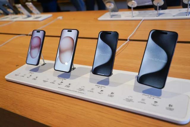 苹果 “翻车”，网友：退钱！