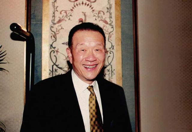 71岁香港女富豪：不当豪门阔太去种棉花，李嘉诚都夸她牛！