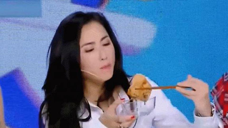 都惨成这样了，他还被骂没脑子？