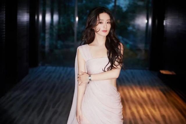 压番赵丽颖，她到底什么来头？