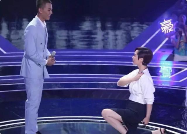 当众“卖惨”，得罪半个娱乐圈，海清又靠演技大火了