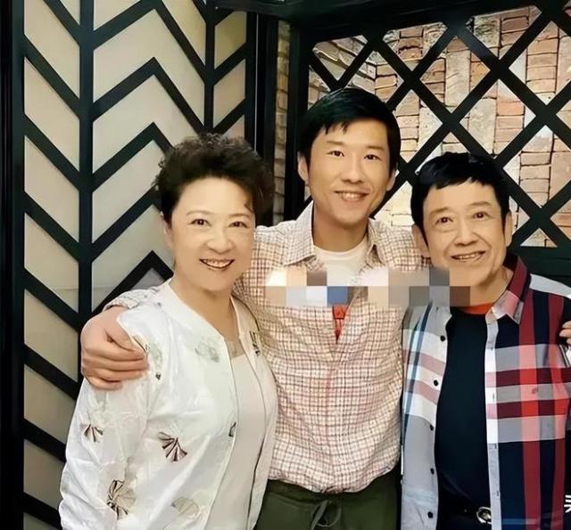 超市偶遇殷桃拍戏，气质惊艳但略显沧桑