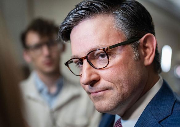 美众议长蜜月期结束！强硬派共和党人正在酝酿新“大招”