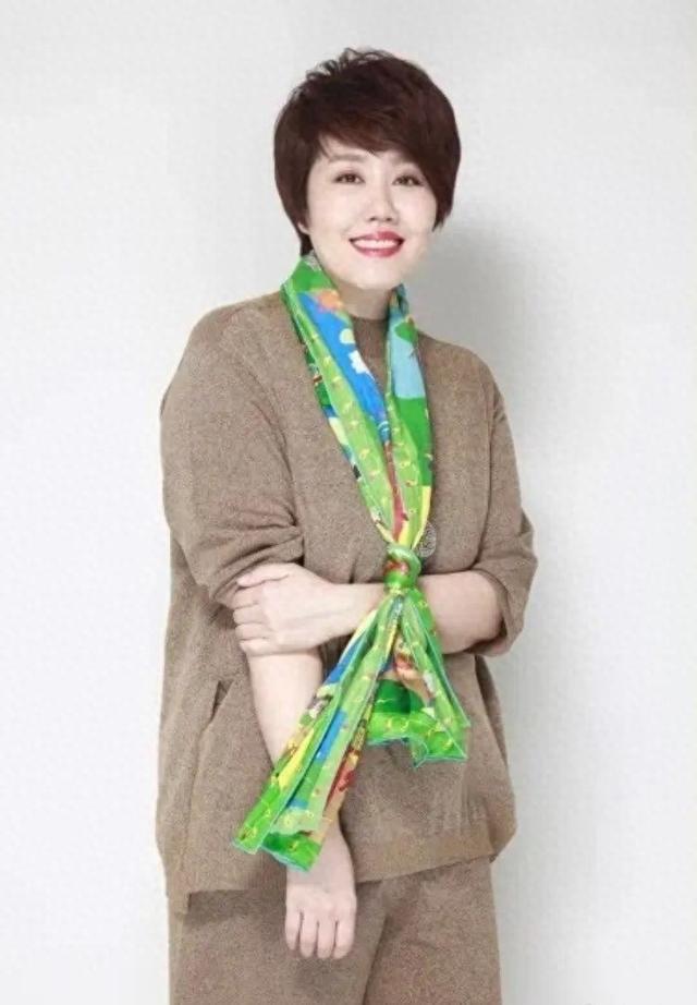 热搜第一！于蕾拟担任2024龙年央视春晚总导演