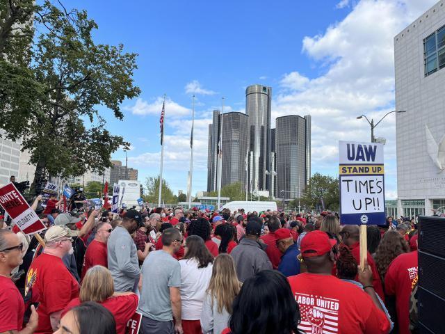 美汽车业罢工危机落幕！工会称三大车企的工人批准了新合同