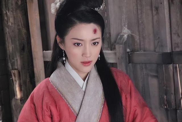 从“最美潘金莲”沦为“臃肿大妈”，37岁甘婷婷到底经历了什么？