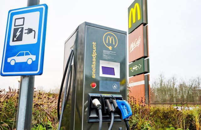 用餐兼充电，麦当劳在法国半数门店安装 150 千瓦充电桩