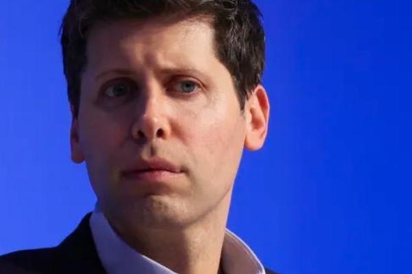 奥特曼“王者归来”？OpenAI董事会据称正与其就回归进行谈判
