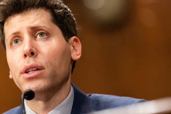 OpenAI官宣：奥特曼将回归OpenAI担任首席执行官