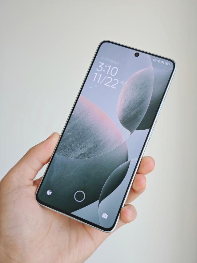 Redmi K70E 手机真机曝光，屏幕边框控制出色