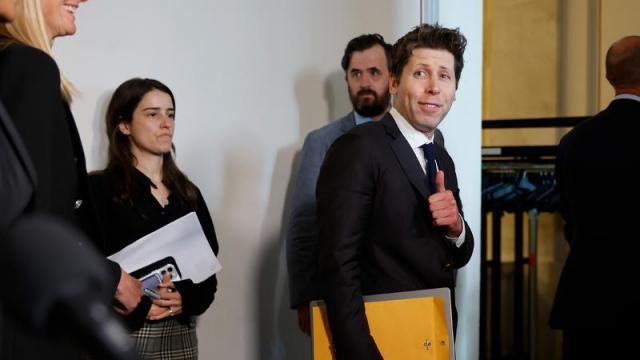 Altman大胜收局：重返OpenAI任CEO，董事会重组