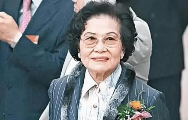 香港豪门最强的妈，还是她？