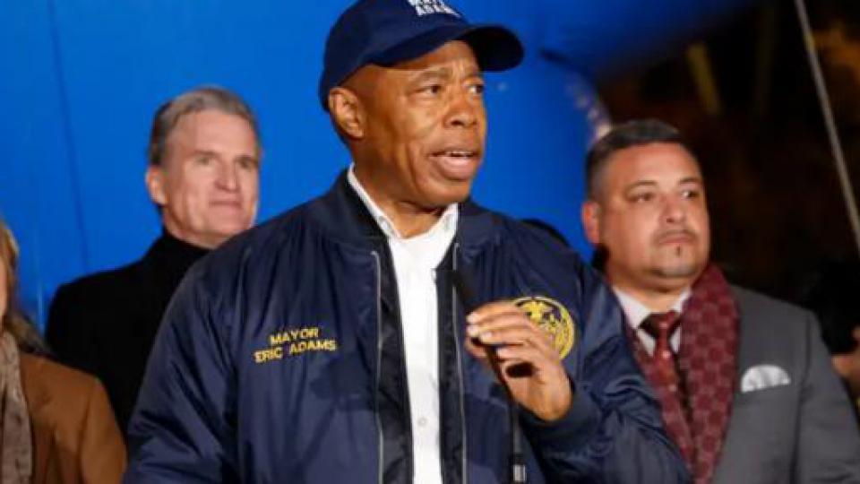 被指控1993年性侵一女子，纽约市长亚当斯否认