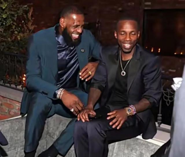 还记得阿黛尔吗？和霸总结婚？