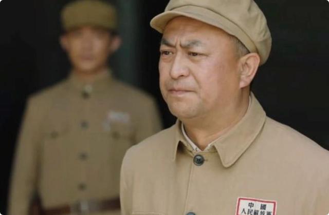 同样是演宋庆龄，把董璇版和李羚、许晴等人对比，高下立见