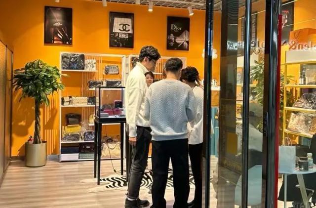 专访津门小哪吒：探店三年月入上万，却没吃过一口热饭