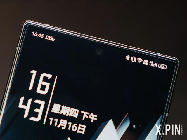 双面纯平不打孔，红魔在游戏手机上玩的设计，成了。