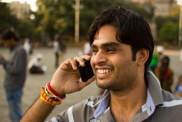 从78%依赖进口到99.2%本土制造，印度智能手机产值9年间增长20倍